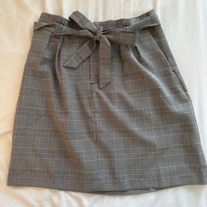 Banana Republic Black and White Skirt size 0